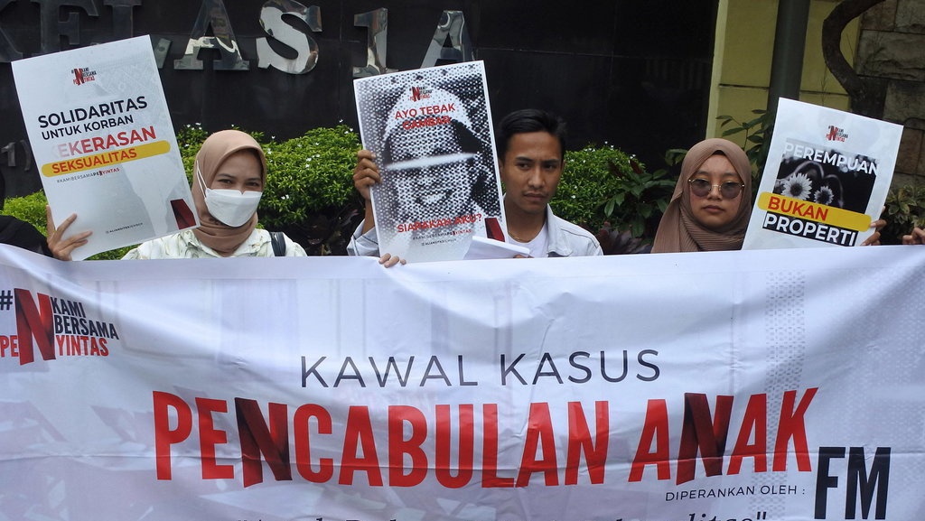 Pemerkosaan 15 Santriwati di Ponpes Batang: Minimnya Ruang Aman? Pemerkosaan 15 Santriwati di Ponpes Batang: Minimnya Ruang Aman?