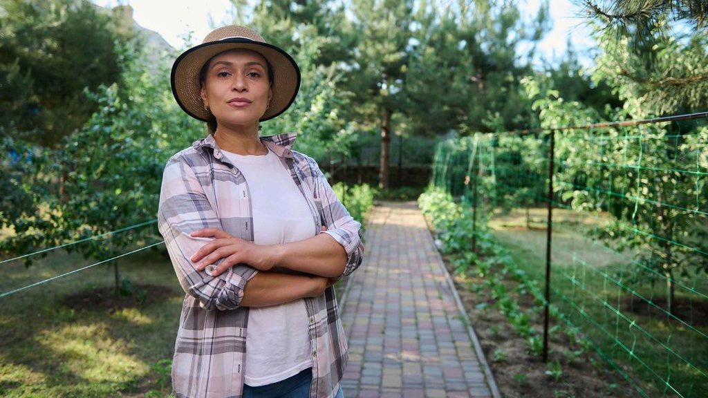 7 Rekomendasi Padu Padan dengan Kemeja Flanel untuk Perempuan 7 Rekomendasi Padu Padan dengan Kemeja Flanel untuk Perempuan