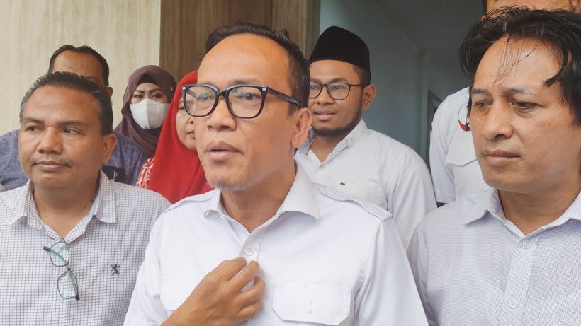 Saling Serang Noel Jokowi Mania versus Kelompok Host Cokro TV