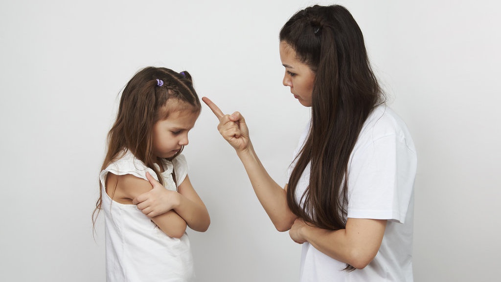 Apa Itu Commando Parenting & Bagaimana Dampaknya Terhadap Anak? Apa Itu Commando Parenting & Bagaimana Dampaknya Terhadap Anak?