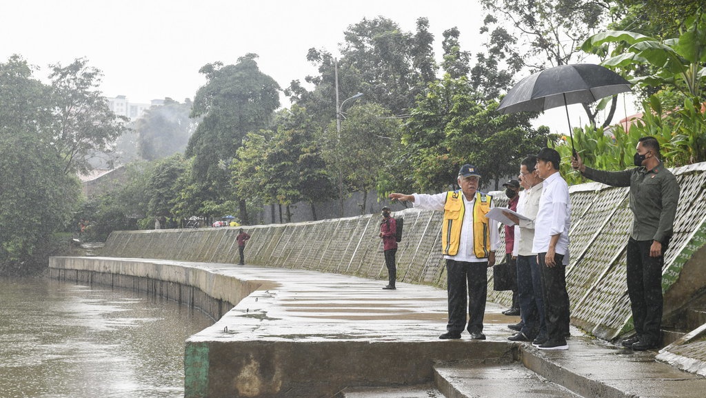 Jumat Ini, Jokowi Dijadwalkan Tinjau Jalan Rusak di Lampung Jumat Ini, Jokowi Dijadwalkan Tinjau Jalan Rusak di Lampung