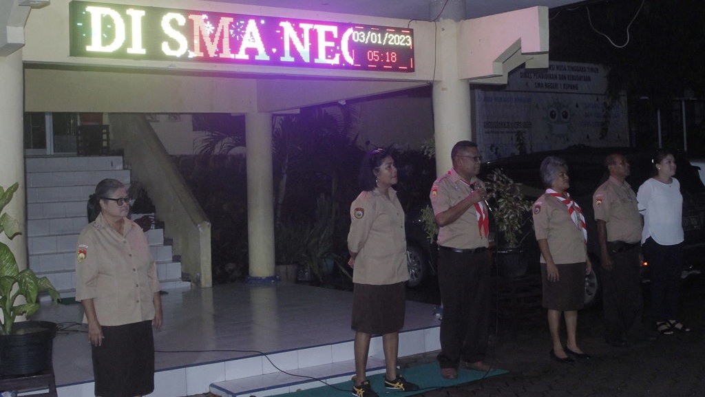 Mengapa Kebijakan Viktor Masuk Sekolah Jam 5 Pagi Harus Ditolak? Mengapa Kebijakan Viktor Masuk Sekolah Jam 5 Pagi Harus Ditolak?