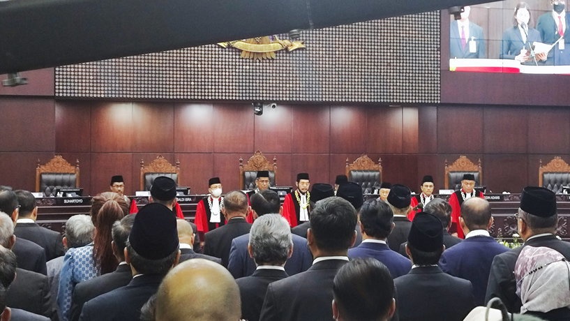 Pakar Hukum Ragukan Independensi MK dalam Menguji UU Ciptaker Pakar Hukum Ragukan Independensi MK dalam Menguji UU Ciptaker