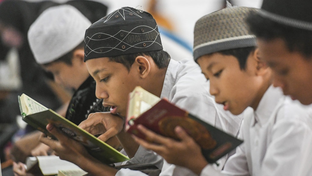 Materi Pesantren Kilat Ramadhan SD PDF tentang Akhlak Materi Pesantren Kilat Ramadhan SD PDF tentang Akhlak