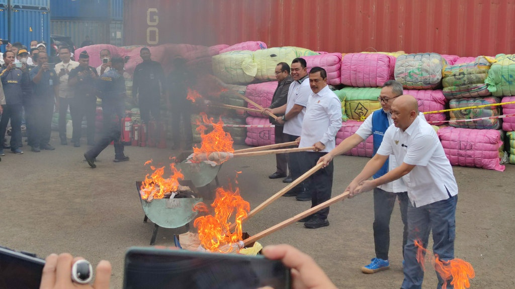 Soal Baju Bekas Impor, Mendag Minta Aparat Perketat Pengawasan Soal Baju Bekas Impor, Mendag Minta Aparat Perketat Pengawasan