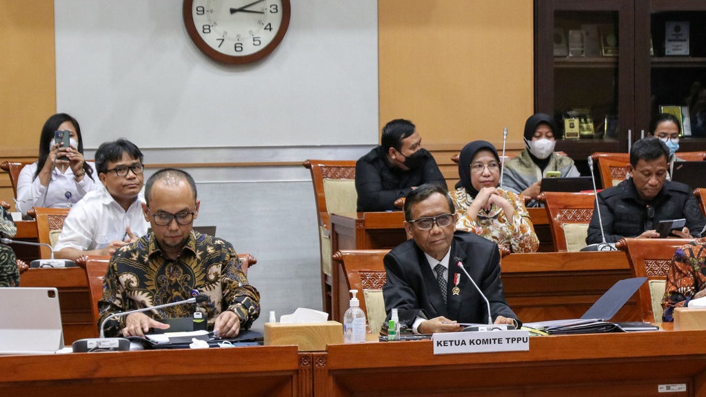 Profil Mahfud MD dan Isi Debat dengan DPR Soal Dana Rp349 T Profil Mahfud MD dan Isi Debat dengan DPR Soal Dana Rp349 T