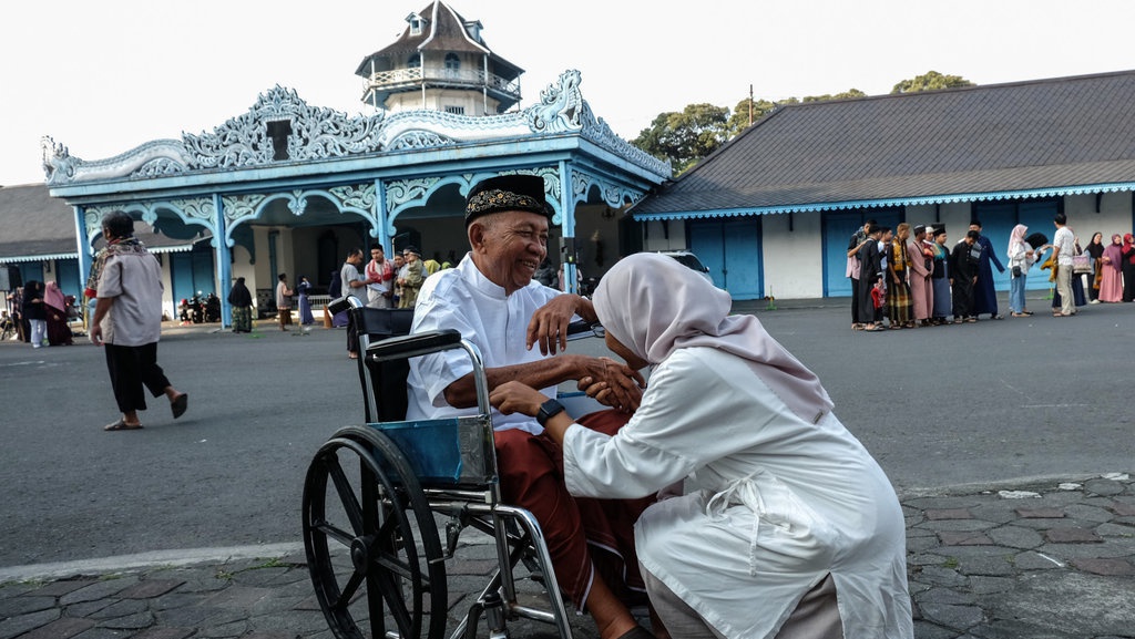 Hukum Orang yang Tidak Mau Memaafkan Sesama Muslim di Idul Fitri Hukum Orang yang Tidak Mau Memaafkan Sesama Muslim di Idul Fitri
