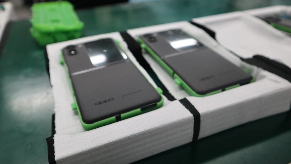 OPPO Find N2 Flip Tahan Dilipat 400 Ribu Kali, Awet 10 Tahun! OPPO Find N2 Flip Tahan Dilipat 400 Ribu Kali, Awet 10 Tahun!