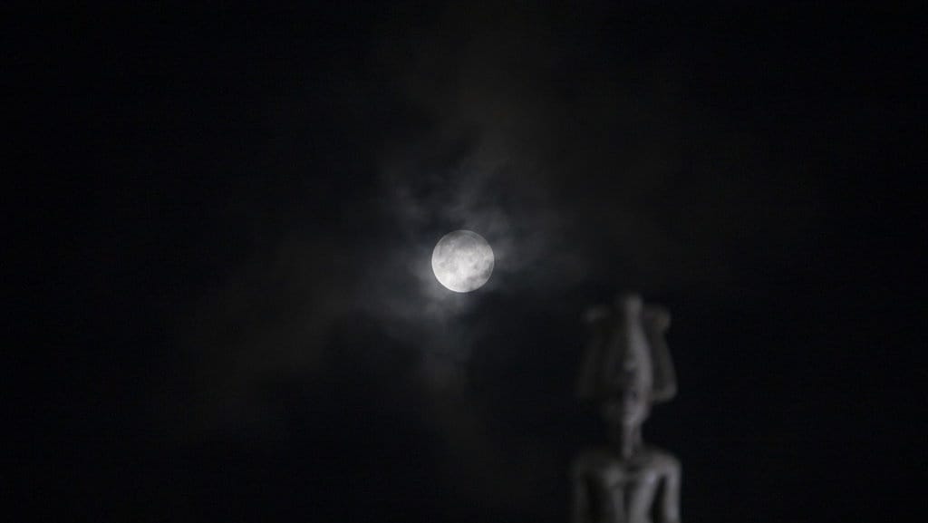 Gerhana Bulan Penumbra Menurut Islam, Apakah Perlu Sholat Sunah?