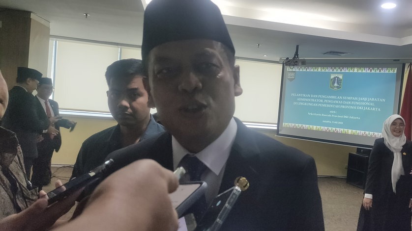 Sekda DKI Janji Bahas Gaji PJLP yang Belum Naik sesuai UMP 2023 Sekda DKI Janji Bahas Gaji PJLP yang Belum Naik sesuai UMP 2023