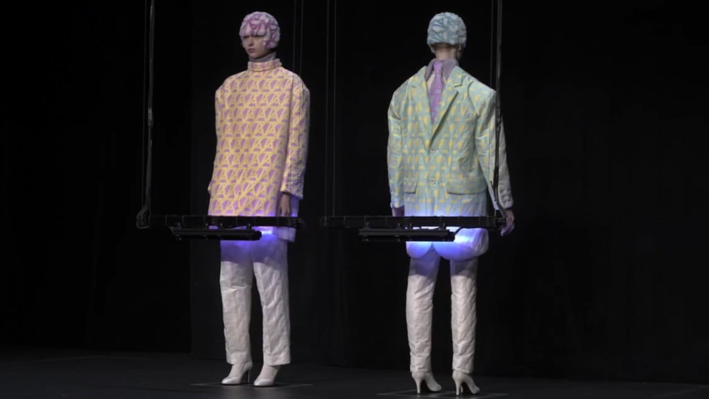 Saat Teknologi Warna Photochromic Mulai Merambah Fesyen Saat Teknologi Warna Photochromic Mulai Merambah Fesyen