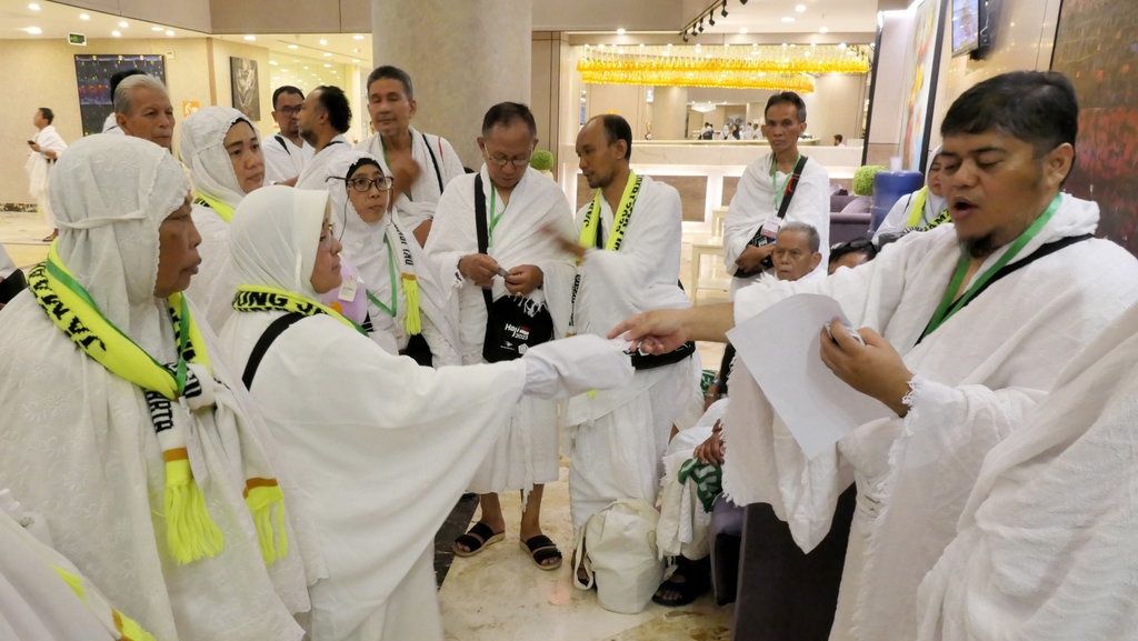 Jemaah Haji RI Diimbau Kenakan Kain Ihram Sejak di Embarkasi