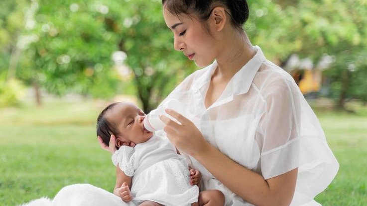 Kapan Bayi Baru Lahir Boleh Keluar Rumah dan Tips Amannya? Kapan Bayi Baru Lahir Boleh Keluar Rumah dan Tips Amannya?