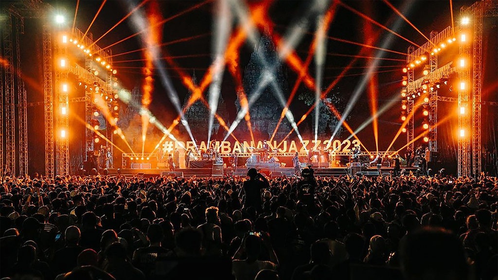 Dewa 19, KLa, & Kahitna Tebar Kenangan di Prambanan Jazz 2023 Dewa 19, KLa, & Kahitna Tebar Kenangan di Prambanan Jazz 2023