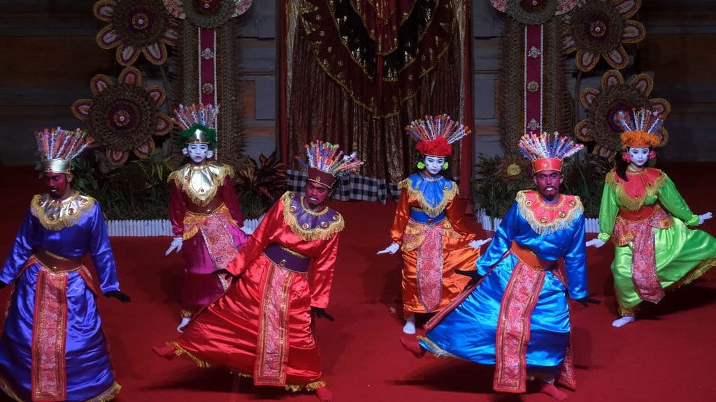 10 Contoh Deskripsi Ekstrakurikuler Seni Tari di Raport Siswa 10 Contoh Deskripsi Ekstrakurikuler Seni Tari di Raport Siswa