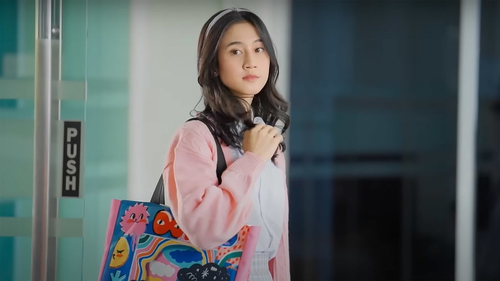 Siapa Keisya Levronka yang Viral di Wawancara Marlo Ernesto? Siapa Keisya Levronka yang Viral di Wawancara Marlo Ernesto?