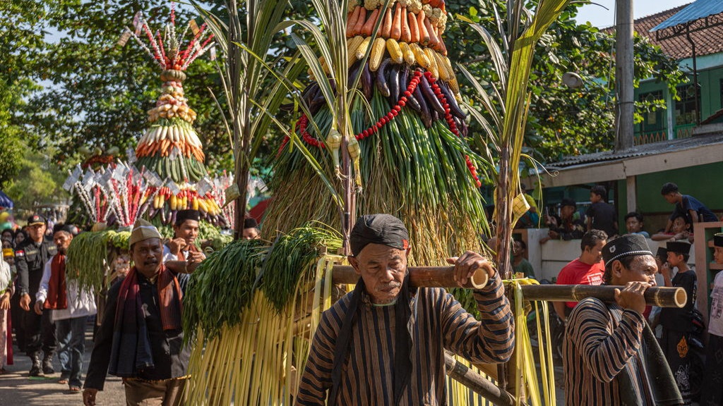 40 Kata-Kata Ucapan Selamat Malam 1 Suro Bahasa Jawa & Artinya 40 Kata-Kata Ucapan Selamat Malam 1 Suro Bahasa Jawa & Artinya