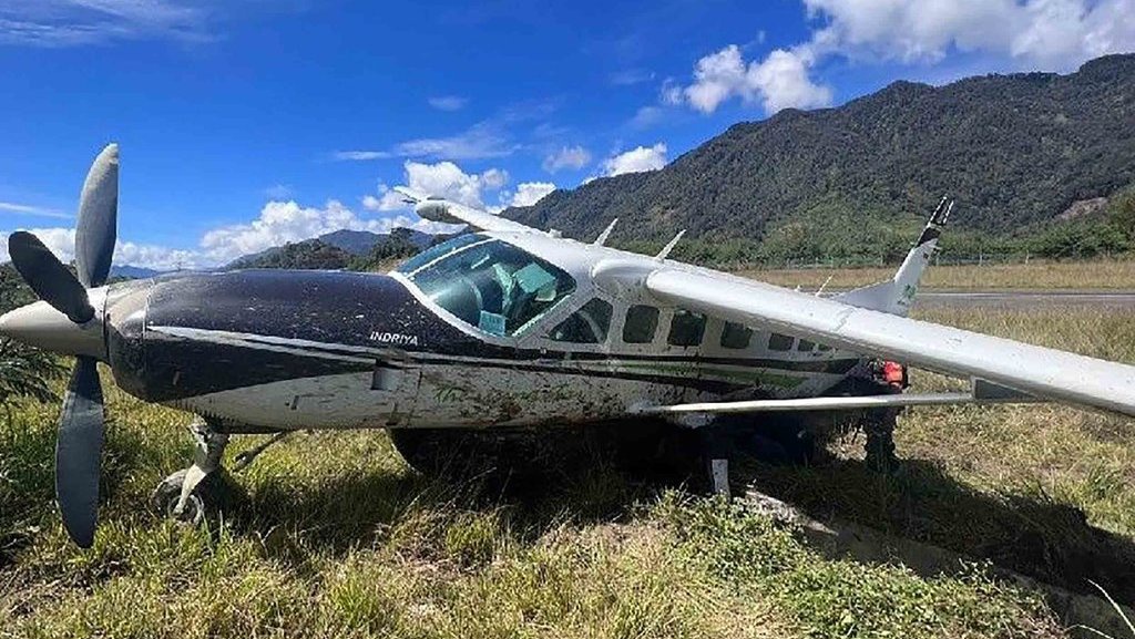 Pesawat Smart Air Tergelincir di Intan Jaya, Tiada Korban Jiwa Pesawat Smart Air Tergelincir di Intan Jaya, Tiada Korban Jiwa