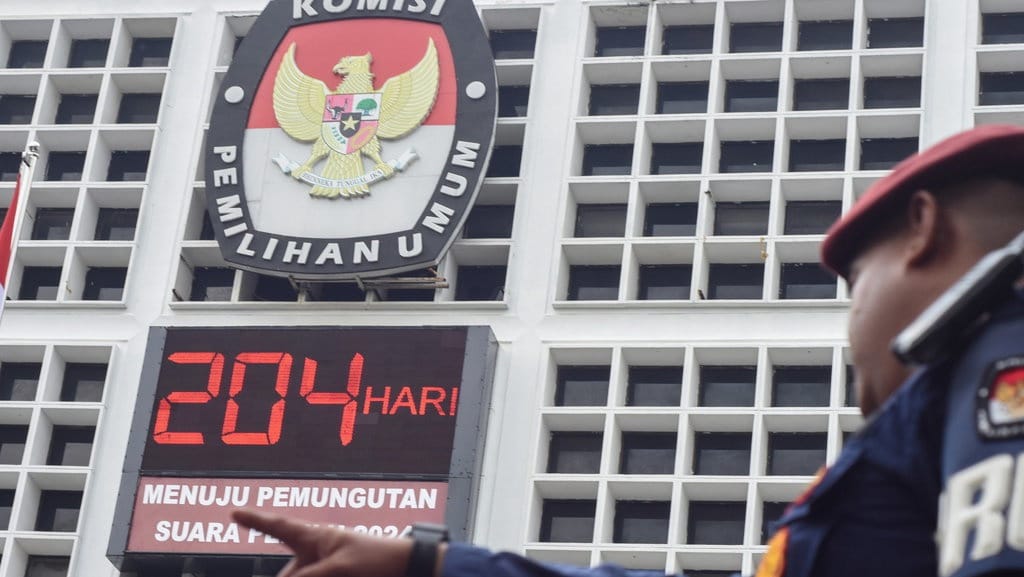 Turunkan Presidential Threshold Dulu, Baru Usia Capres-Cawapres Turunkan Presidential Threshold Dulu, Baru Usia Capres-Cawapres