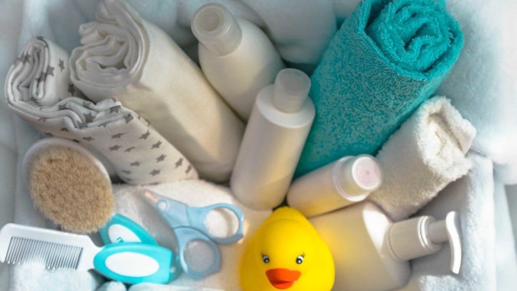14 Rekomendasi Skincare untuk Bayi Baru Lahir yang Aman
