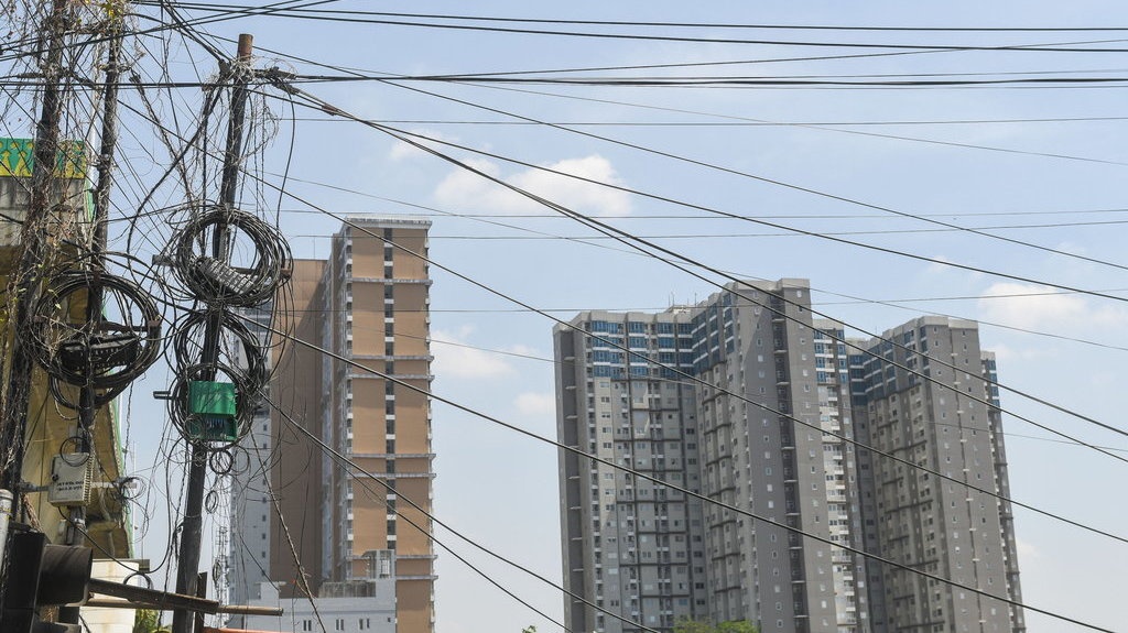 Pemprov DKI Terus Pindahkan Instalasi Kabel ke Bawah Tanah Pemprov DKI Terus Pindahkan Instalasi Kabel ke Bawah Tanah