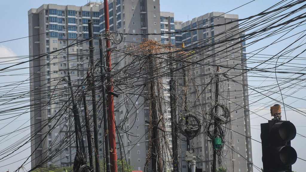 Benahi Kabel Udara Semrawut, Jakpro Targetkan 115 Km SJUT Benahi Kabel Udara Semrawut, Jakpro Targetkan 115 Km SJUT