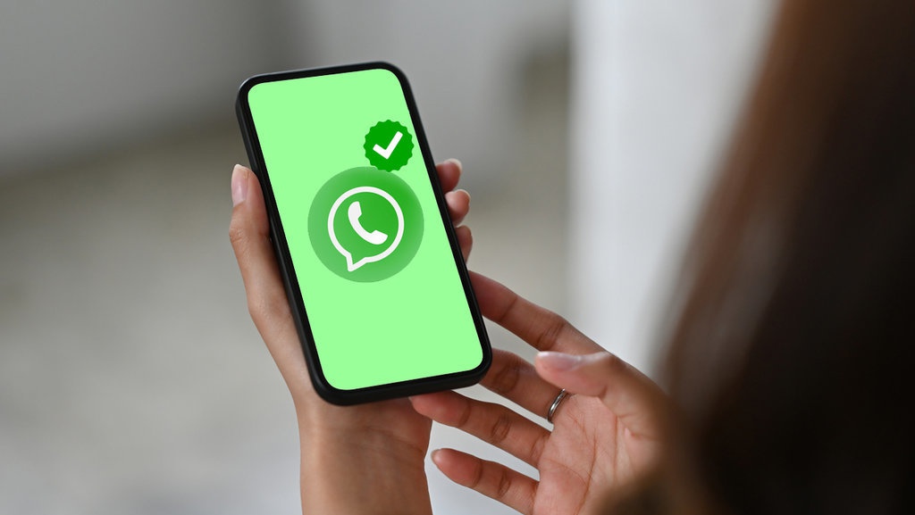 Komdigi Tegaskan Tak Akan Batasi Layanan Panggilan WhatsApp Komdigi Tegaskan Tak Akan Batasi Layanan Panggilan WhatsApp