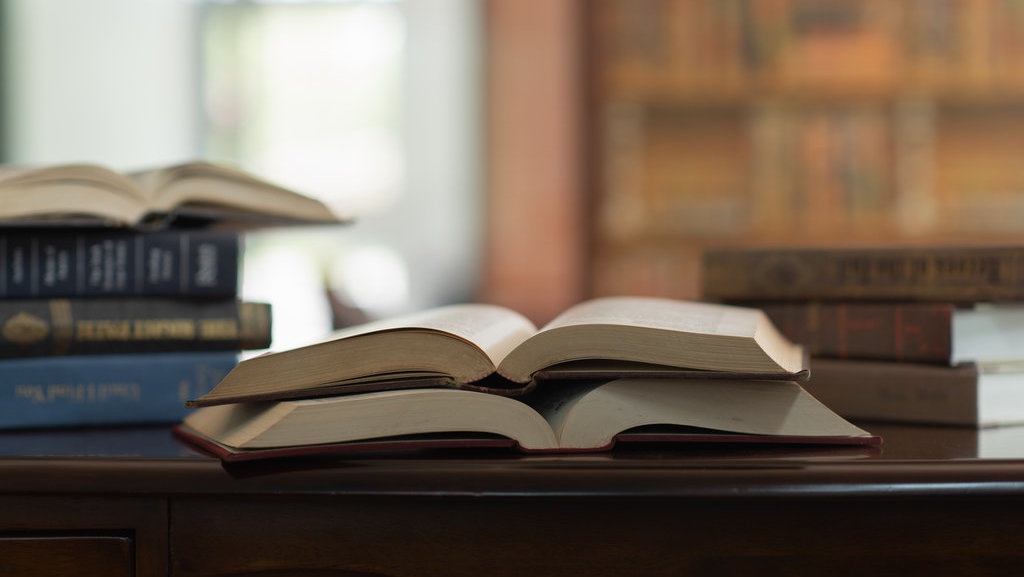 Rekomendasi 3 Buku Bagus, Ada Gadis Kretek dan Filosofi Teras