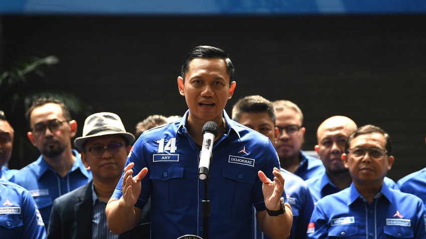 AHY Bareng Moeldoko di Kabinet Jokowi, Demokrat: Sweet Revenge AHY Bareng Moeldoko di Kabinet Jokowi, Demokrat: Sweet Revenge