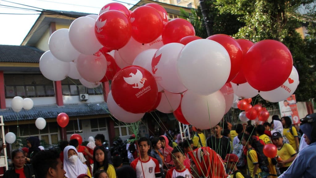 30 Pantun 17 Agustus tentang Kemerdekaan Indonesia HUT RI 2025