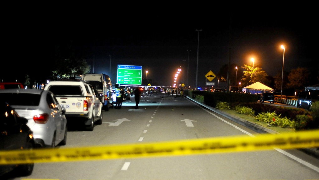 Info Terkini Pesawat Jatuh di Malaysia dan Pencarian 10 Korban Info Terkini Pesawat Jatuh di Malaysia dan Pencarian 10 Korban