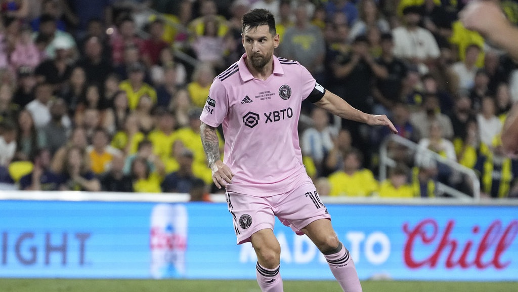 Messi Perpanjang Kontrak di Inter Miami & Pencapaiannya Terkini