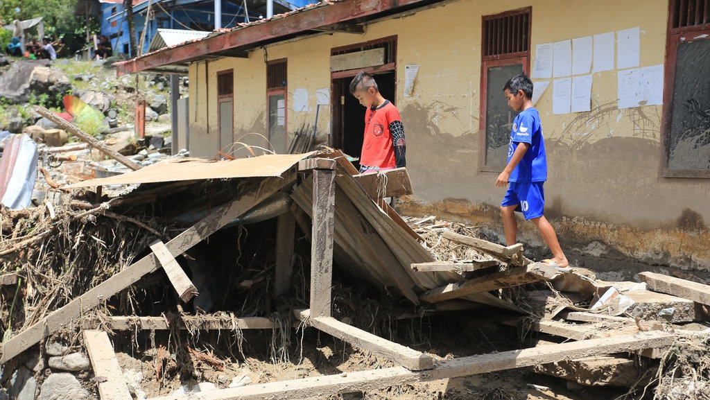 Contoh Paradigma Perilaku Sosial dalam Kehidupan Sehari-hari Contoh Paradigma Perilaku Sosial dalam Kehidupan Sehari-hari