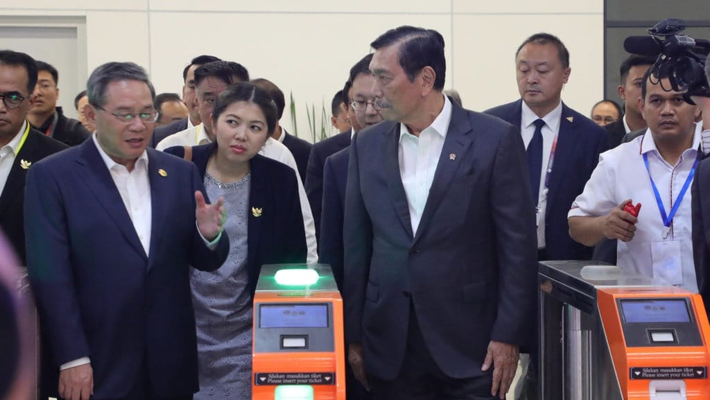 Jokowi Minta Luhut Urusi Integrasi Transportasi Publik Jabodebek