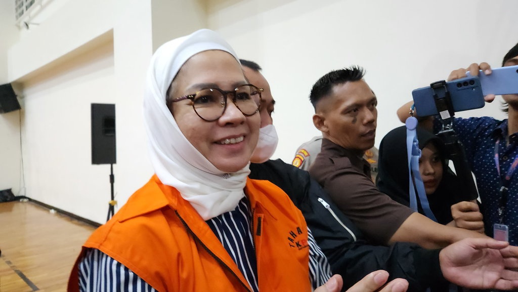 Karen Agustiawan: Pengadaan LNG Atas Sepengetahuan Dahlan Iskan Karen Agustiawan: Pengadaan LNG Atas Sepengetahuan Dahlan Iskan