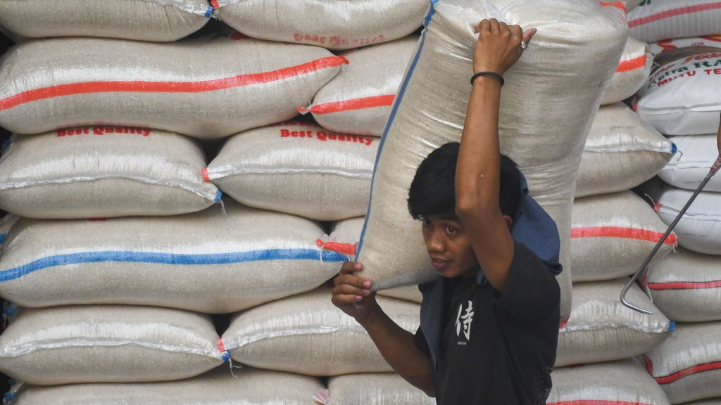 Harga Beras di Jakarta Tembus Rp16 Ribu/Kg: Mahal & Langka