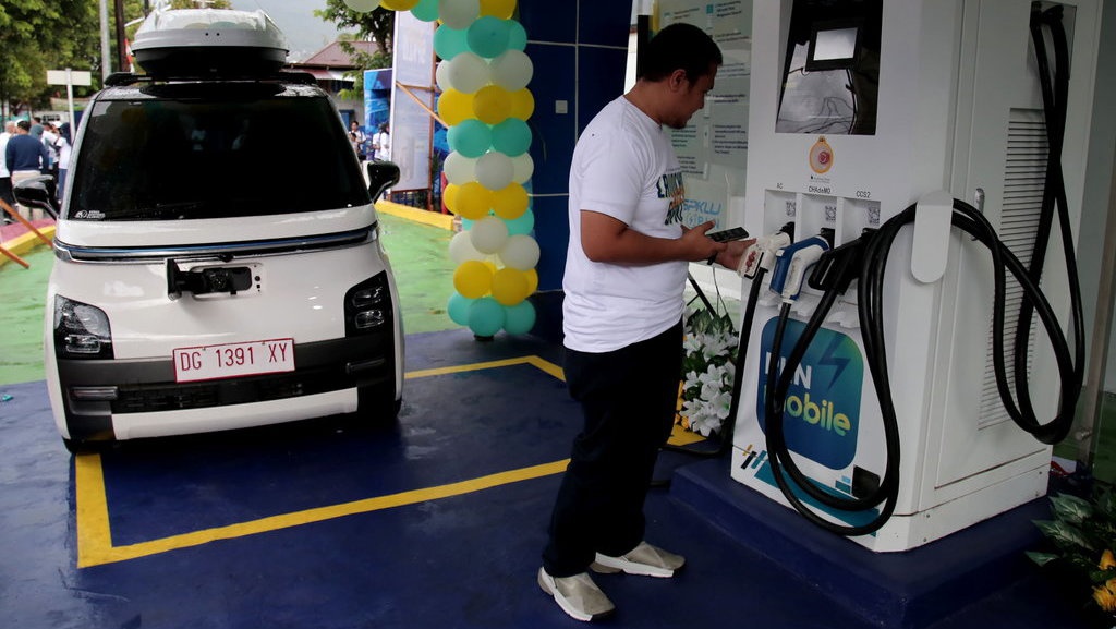 Menguji Emisi Karbon Mobil Listrik yang Disebut Lebih Tinggi Menguji Emisi Karbon Mobil Listrik yang Disebut Lebih Tinggi