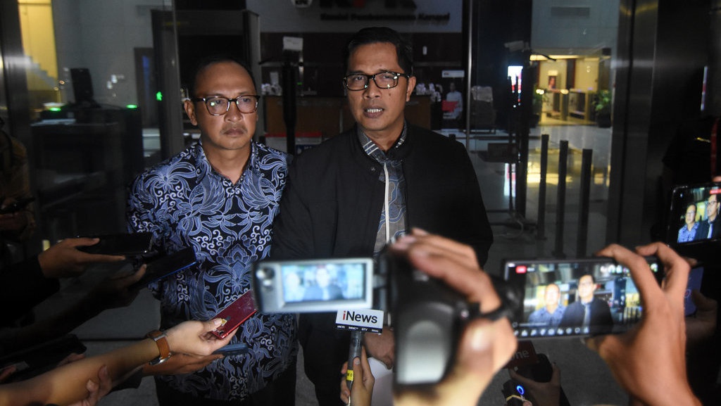 Profil Febri Diansyah: dari Jubir KPK Jadi Pengacara Yasin Limpo Profil Febri Diansyah: dari Jubir KPK Jadi Pengacara Yasin Limpo