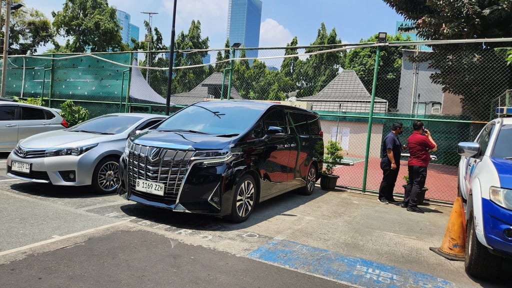 Mentan Syahrul Yasin Limpo Datangi Polda Metro Jaya