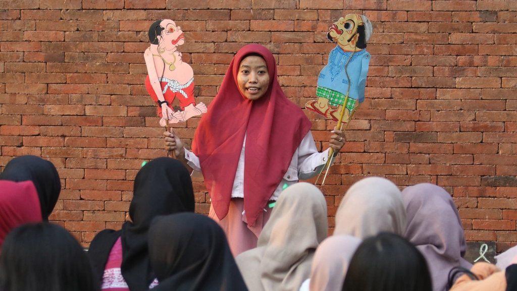 Menyigi Akar Krisis Kesehatan Mental di Usia Transisi Menyigi Akar Krisis Kesehatan Mental di Usia Transisi