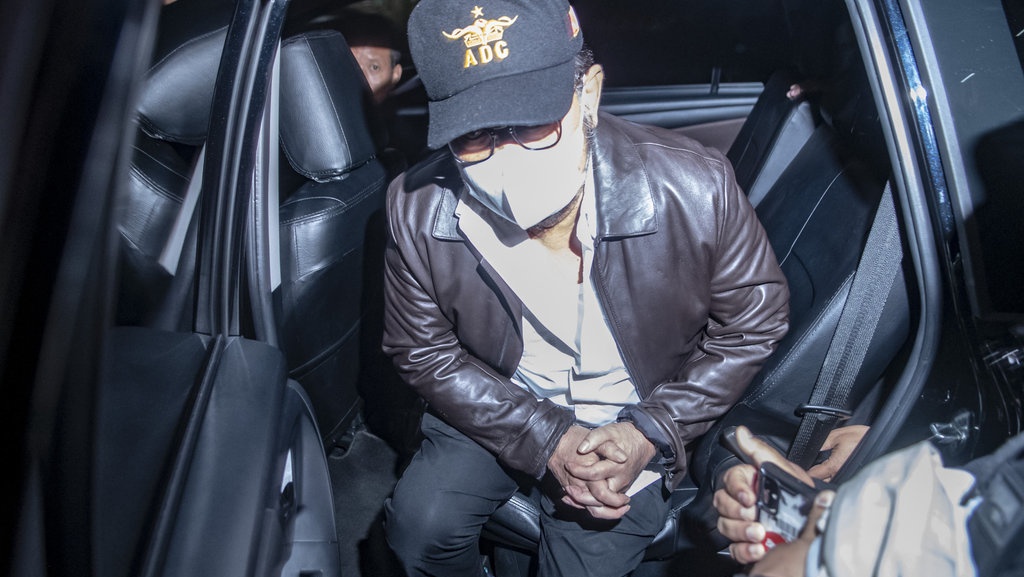 KPK Jemput Paksa Eks Mentan Syahrul Yasin Limpo, Tangan Diborgol KPK Jemput Paksa Eks Mentan Syahrul Yasin Limpo, Tangan Diborgol