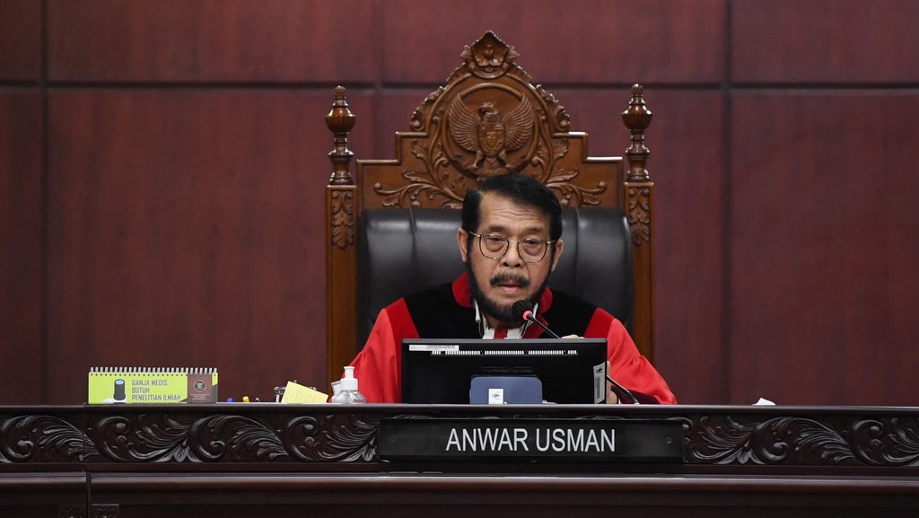 Putusan MK soal Batas Usia Cawapres, Indef: 95% Netizen Kecewa Putusan MK soal Batas Usia Cawapres, Indef: 95% Netizen Kecewa