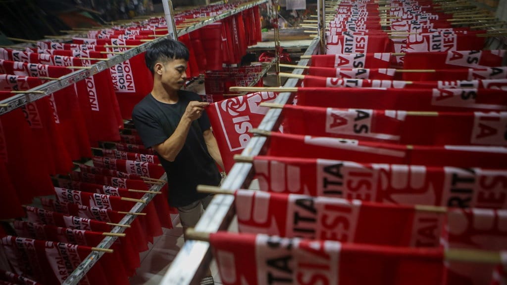 Miris, Omzet Pedagang Alat Peraga Kampanye Merosot saat Pemilu Miris, Omzet Pedagang Alat Peraga Kampanye Merosot saat Pemilu