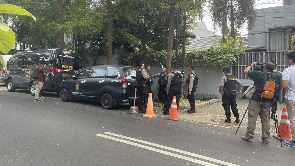 Polisi Datangi Rumah Firli Bahuri di Jalan Kertanegara Jaksel Polisi Datangi Rumah Firli Bahuri di Jalan Kertanegara Jaksel