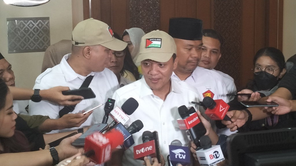 Gerindra Yakin Ridwan Kamil Bisa Kalahkan Anies di Pilgub DKI Gerindra Yakin Ridwan Kamil Bisa Kalahkan Anies di Pilgub DKI