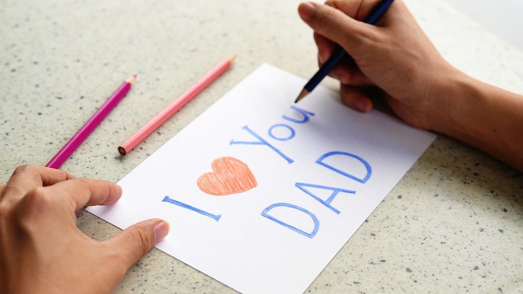 12 November Hari Apa? Ini Contoh Surat Cinta buat Hari Ayah 2025