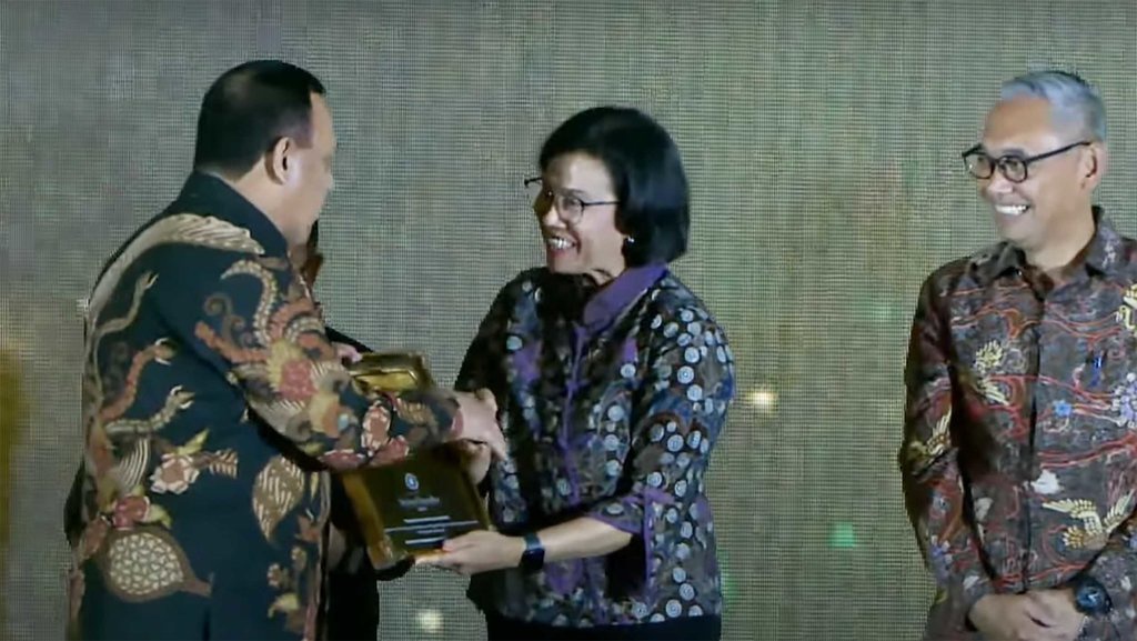 Firli Bahuri hingga Sandiaga Terima Penghargaan dari Sri Mulyani Firli Bahuri hingga Sandiaga Terima Penghargaan dari Sri Mulyani