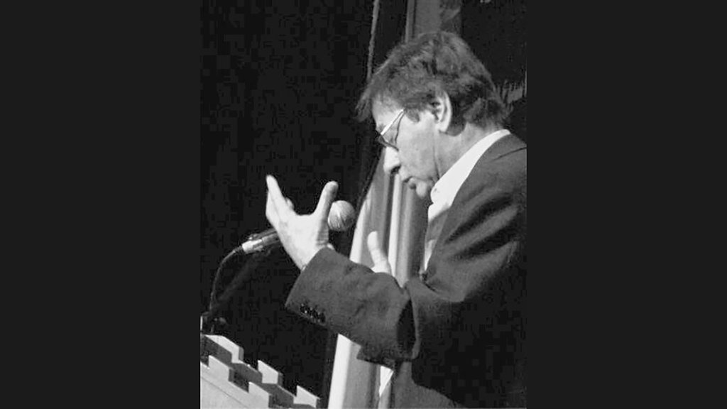 Profil Mahmoud Darwish, Penyair Palestina yang Mendunia