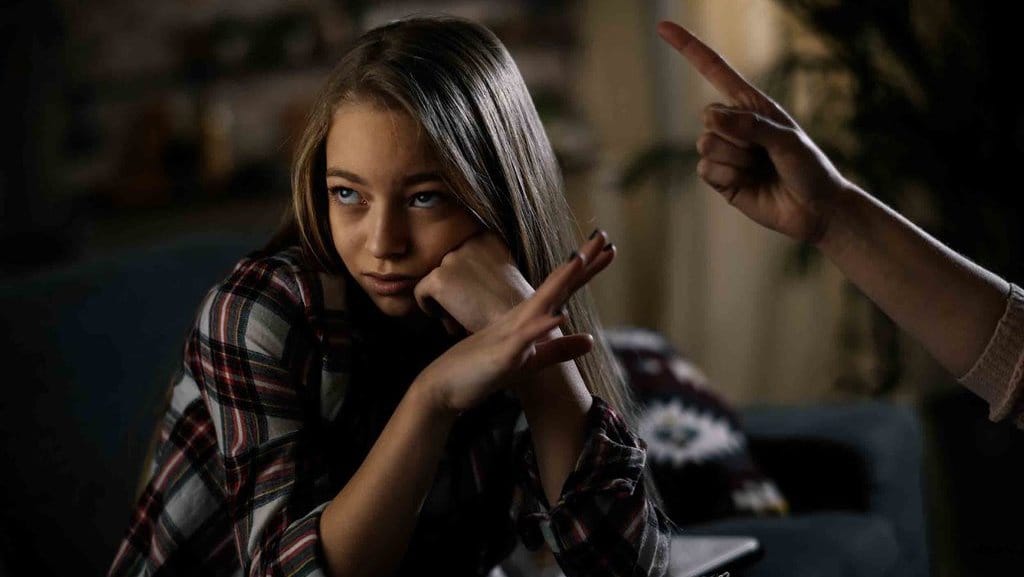 Dampak Durhaka kepada Orang Tua dan Pengaruhnya terhadap Anak Dampak Durhaka kepada Orang Tua dan Pengaruhnya terhadap Anak