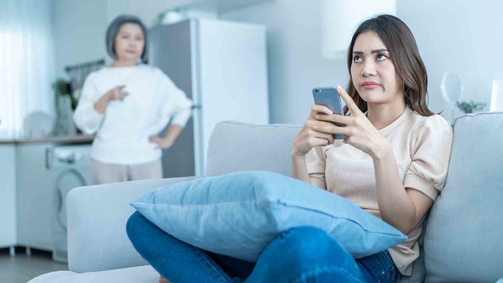 Ciri-Ciri Anak Durhaka Kepada Ibu